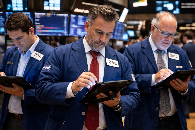 Dow jumps 270 points as US-Iran tensions ease; Comcast surges on split plan