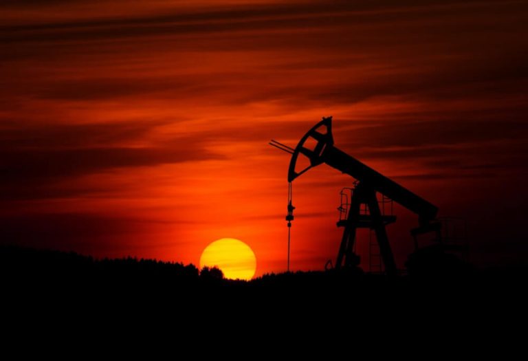 CFTC Blocks CME’s 24/7 Crude Oil Futures Plan One Day…